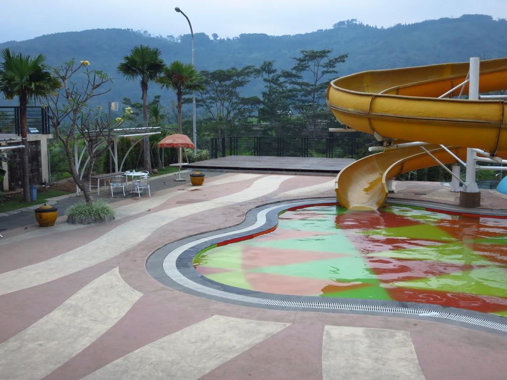 Bess Resort & Waterpark Hotel And Convention マラン エクステリア 写真