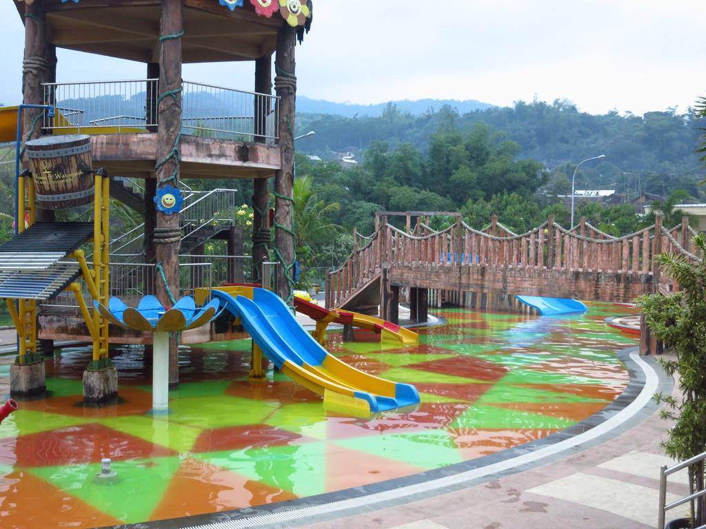 Bess Resort & Waterpark Hotel And Convention マラン エクステリア 写真